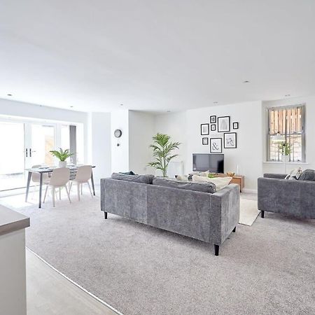 Modern 2 Bedroom Apartment In Preston Preston  Exterior foto