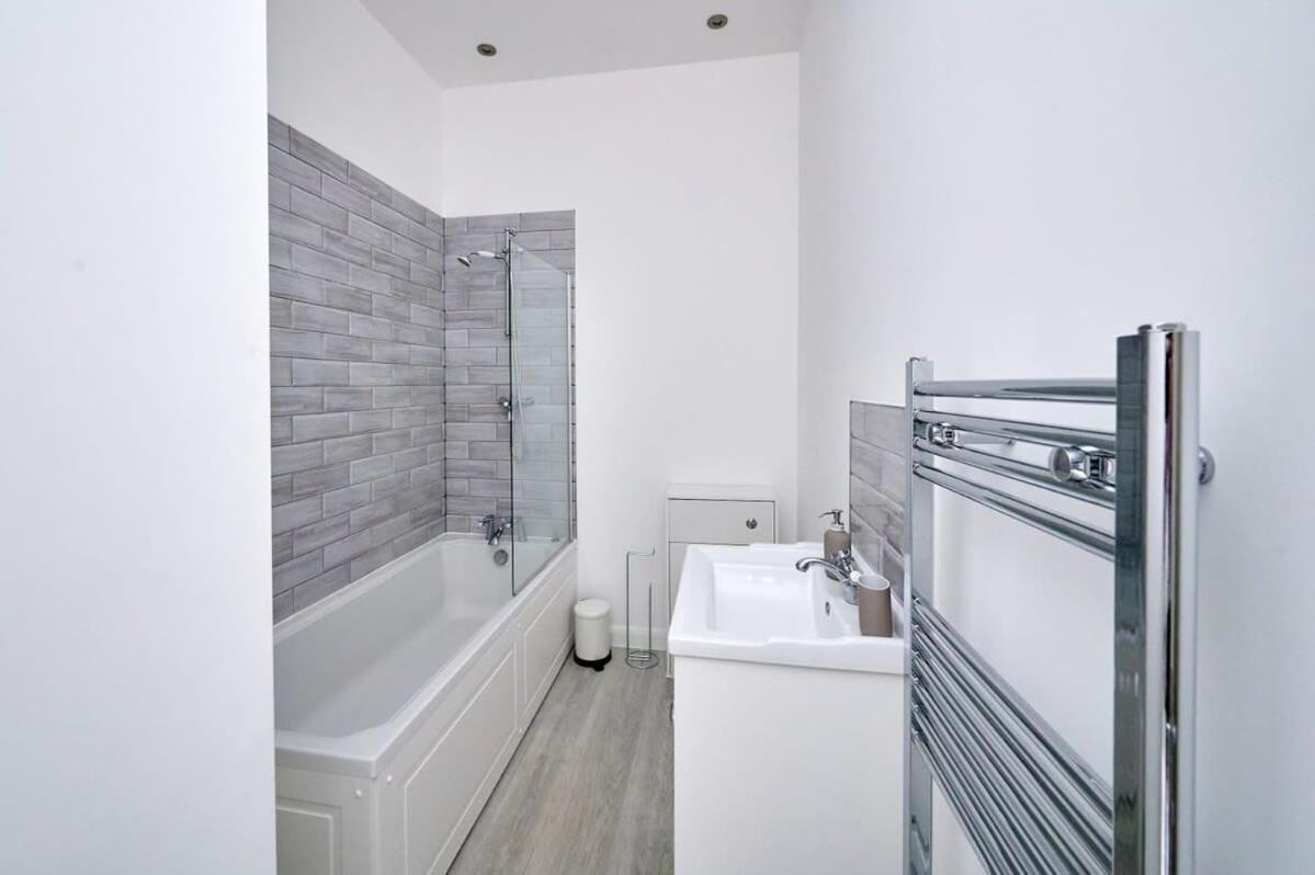 Modern 2 Bedroom Apartment In Preston Preston  Exterior foto